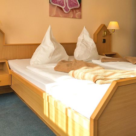 Hotel Zum Lieben Augustin เมียร์สบวร์ก ภายนอก รูปภาพ