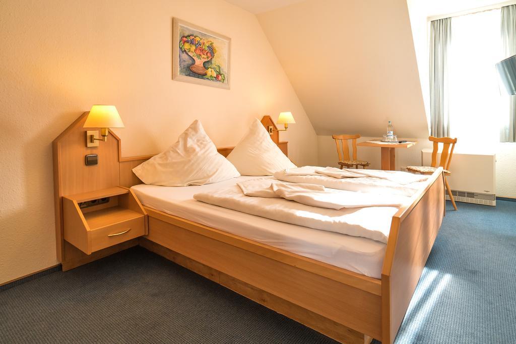 Hotel Zum Lieben Augustin เมียร์สบวร์ก ห้อง รูปภาพ