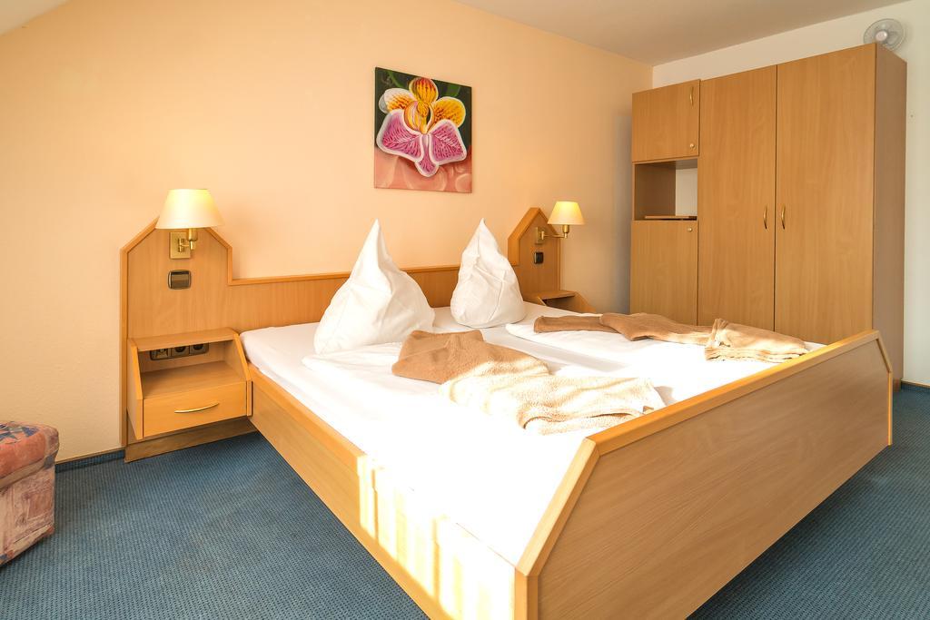 Hotel Zum Lieben Augustin เมียร์สบวร์ก ห้อง รูปภาพ