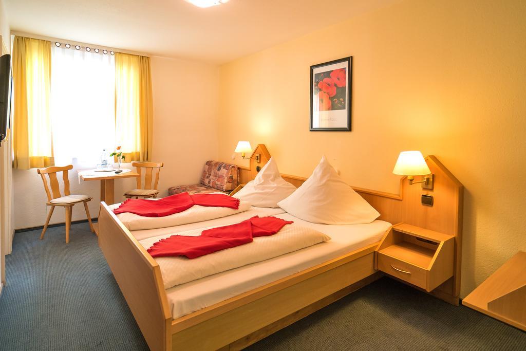 Hotel Zum Lieben Augustin เมียร์สบวร์ก ห้อง รูปภาพ