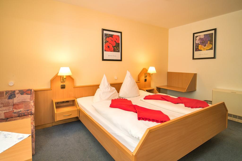 Hotel Zum Lieben Augustin เมียร์สบวร์ก ห้อง รูปภาพ