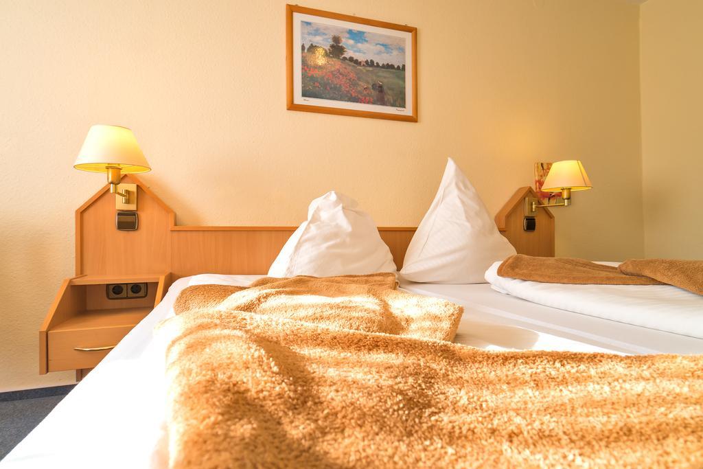 Hotel Zum Lieben Augustin เมียร์สบวร์ก ห้อง รูปภาพ