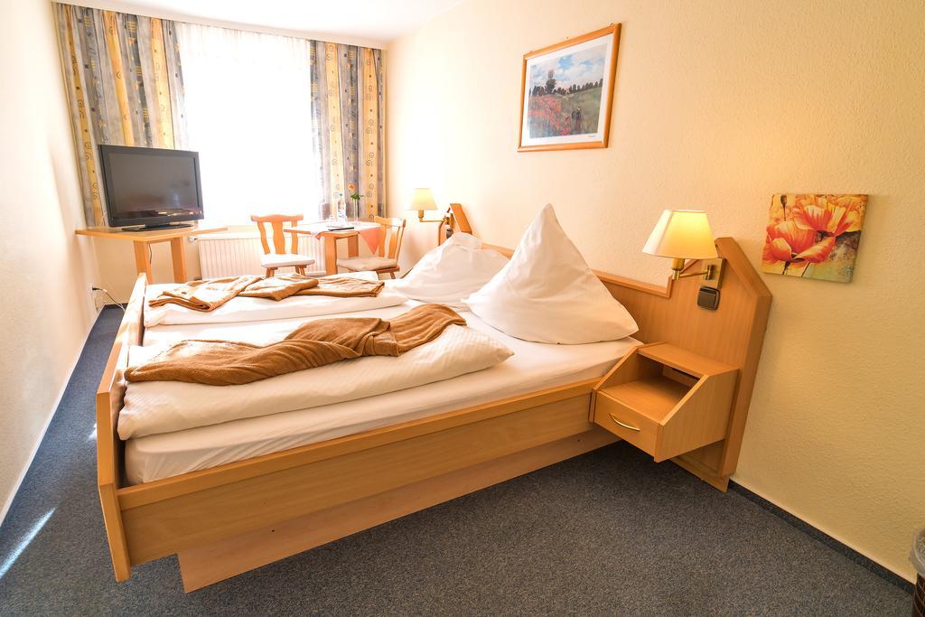 Hotel Zum Lieben Augustin เมียร์สบวร์ก ห้อง รูปภาพ