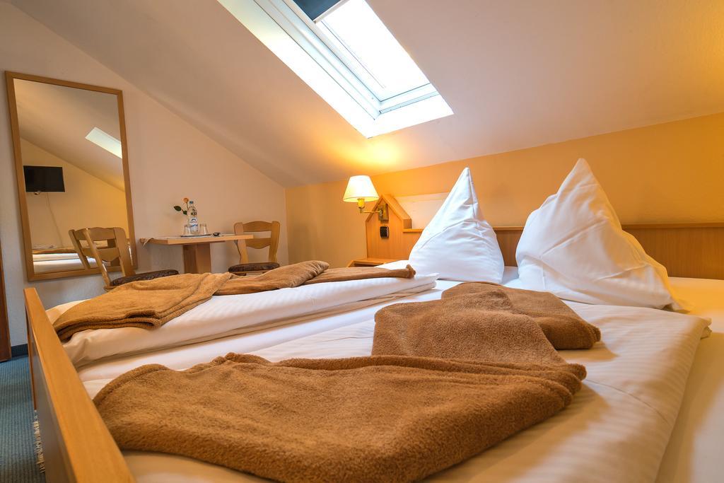 Hotel Zum Lieben Augustin เมียร์สบวร์ก ห้อง รูปภาพ