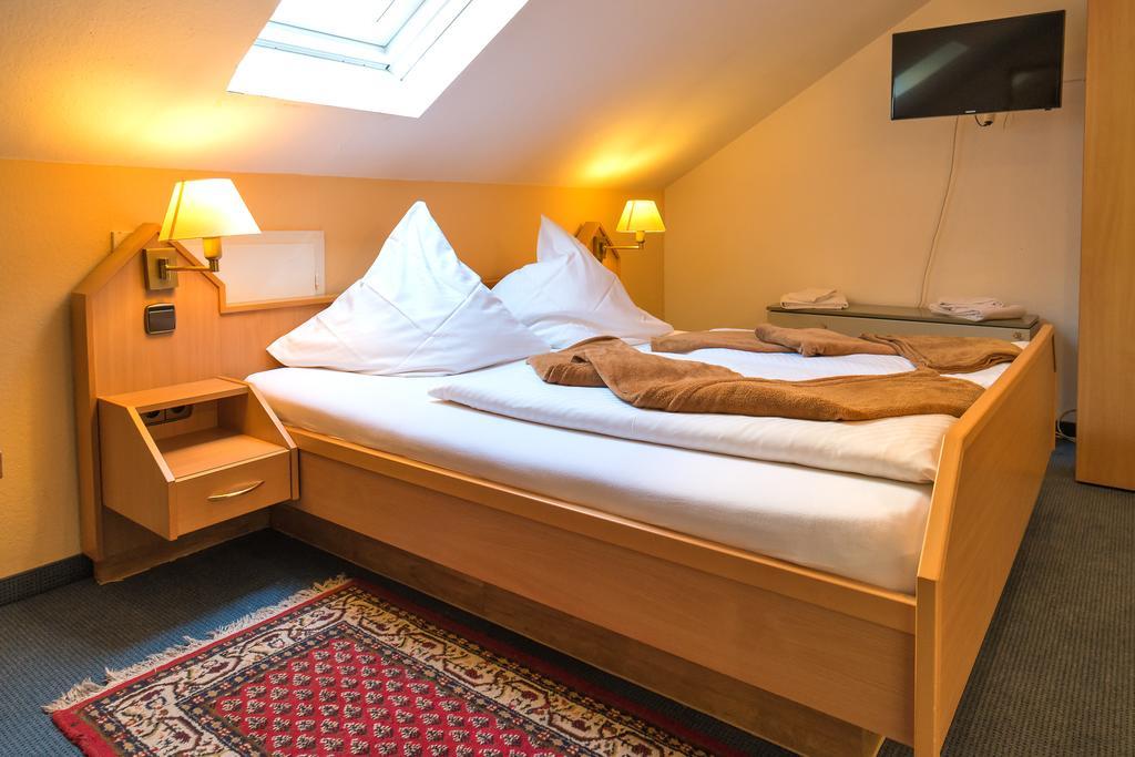 Hotel Zum Lieben Augustin เมียร์สบวร์ก ห้อง รูปภาพ