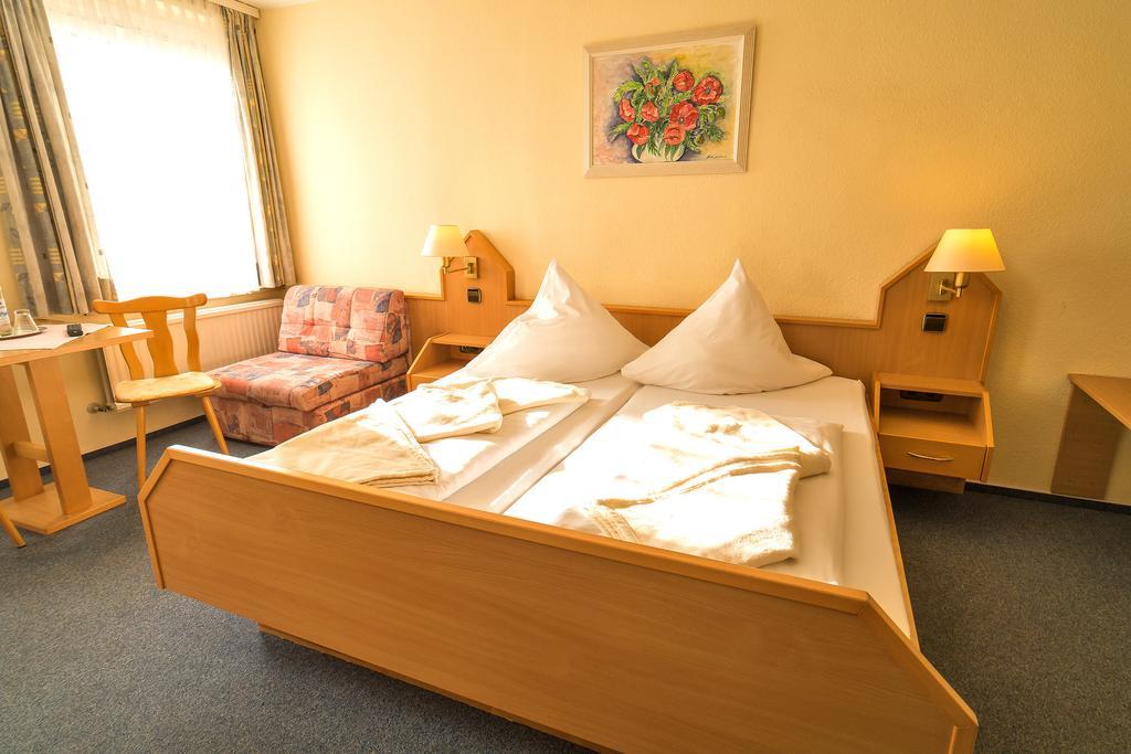 Hotel Zum Lieben Augustin เมียร์สบวร์ก ห้อง รูปภาพ