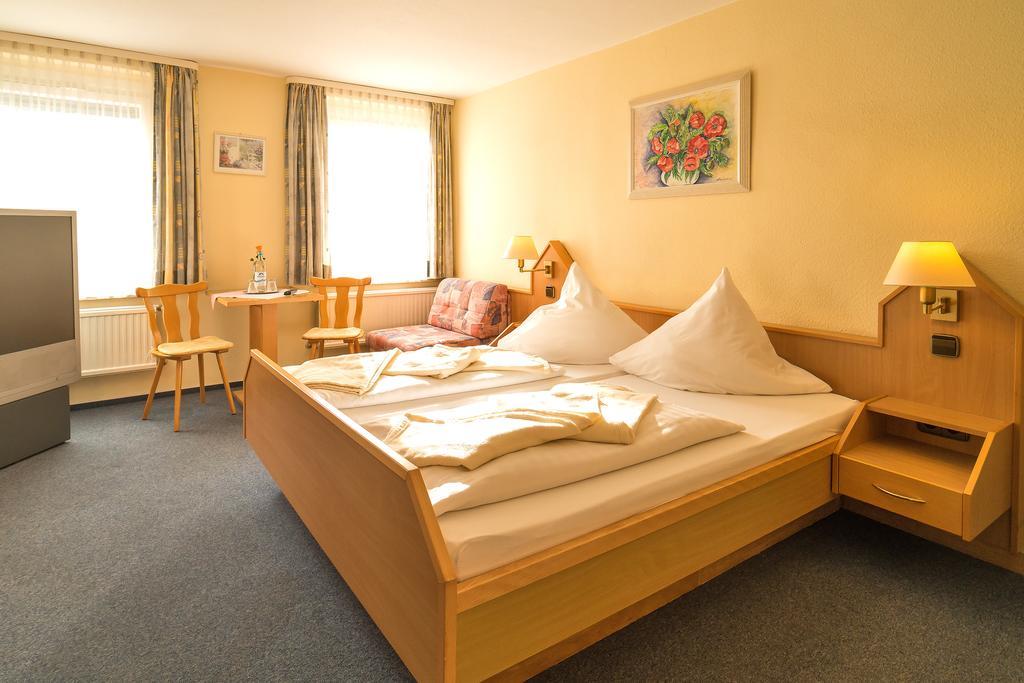 Hotel Zum Lieben Augustin เมียร์สบวร์ก ห้อง รูปภาพ
