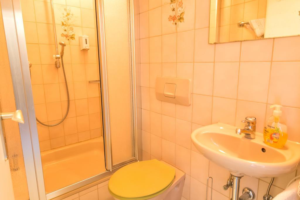 Hotel Zum Lieben Augustin เมียร์สบวร์ก ห้อง รูปภาพ